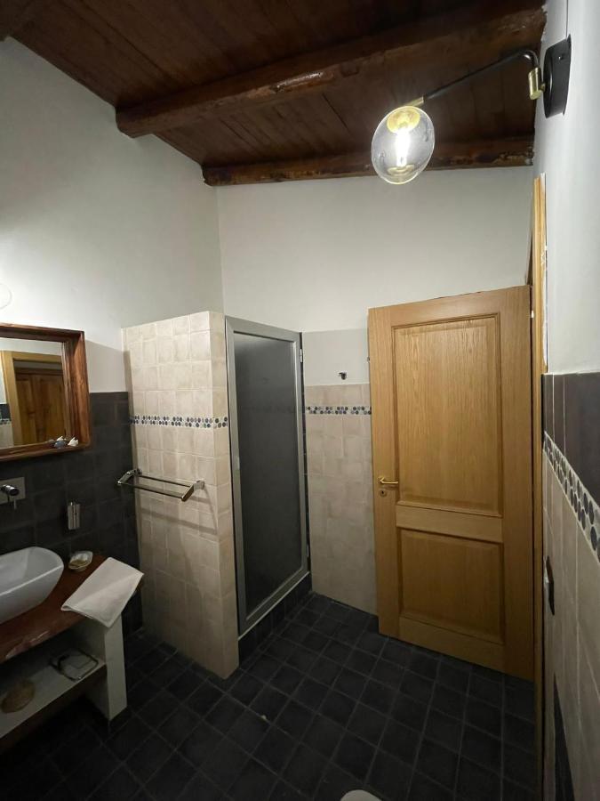 Guest House Le Ginestre Dell'Etna Belpasso Bagian luar foto